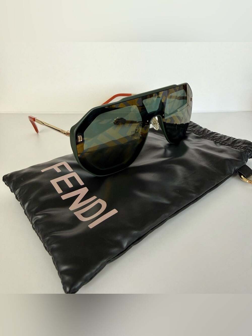 Fendi monogram pilot shape unisex sunglasses FE40006U 32Q Authentic Retail 480$